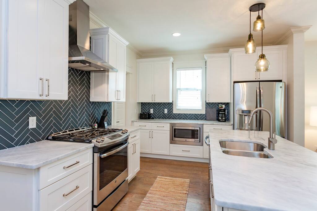 "This house was great for our trip. We came in for business and the location was exactly where we needed it to be. It allowed us to get almost everywhere without having to get on the highway during rush hour. The home is spacious, super clean, and designed beautifully. The furnished back porch and private backyard was so nice to have to relax. It was very easy to communicate with Urban Nashville and their response time was almost immediate. We will definitely stay here and rent from Urban Nashville again when we come back."
Permit #2016024195