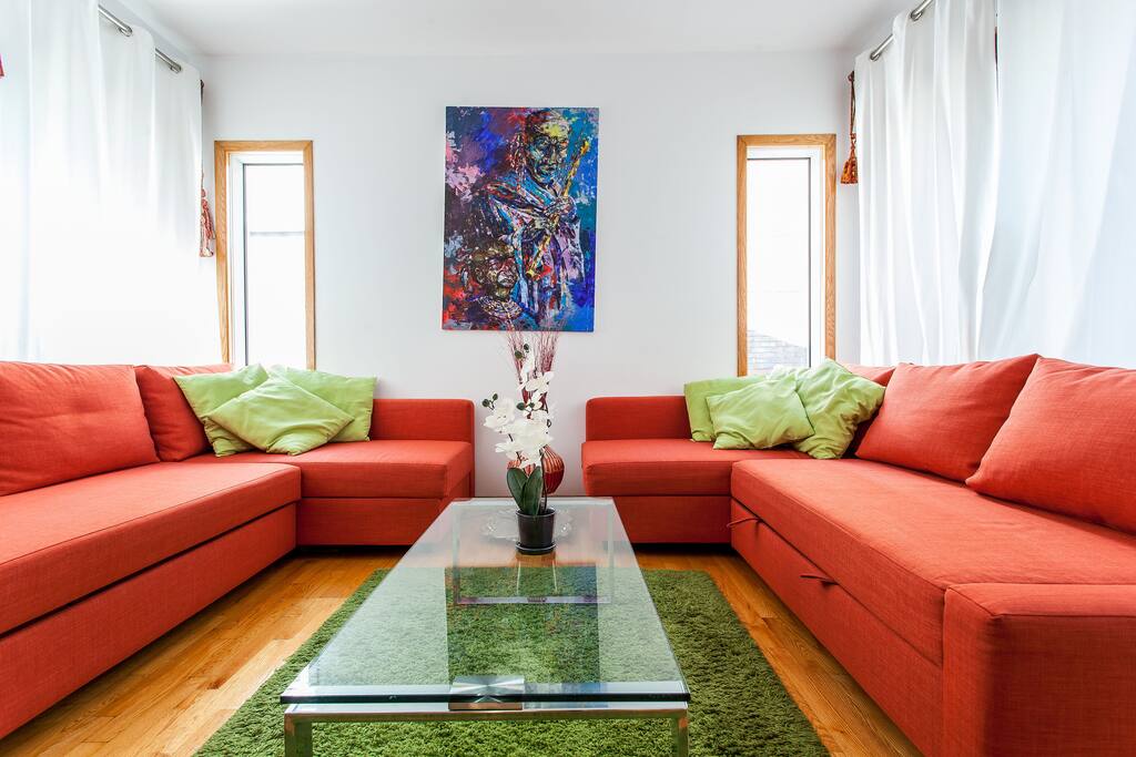 Our Solarium serves such great purposes.
As a tea room around the sofas where you can also watch your favorite chromecasts on our wall mounted flat screen TV.
Nightime comes , the couches are easily converted to queen beds (all beddings have been placed in the sofas compartments).
4 People can sleep.
You can also join both couches to form a gigantic single bed (ask me how).
A truly Fun room we always enjoy.