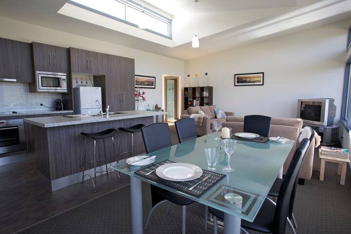 Valley Retreat - Stay 3, pay 2 nights.