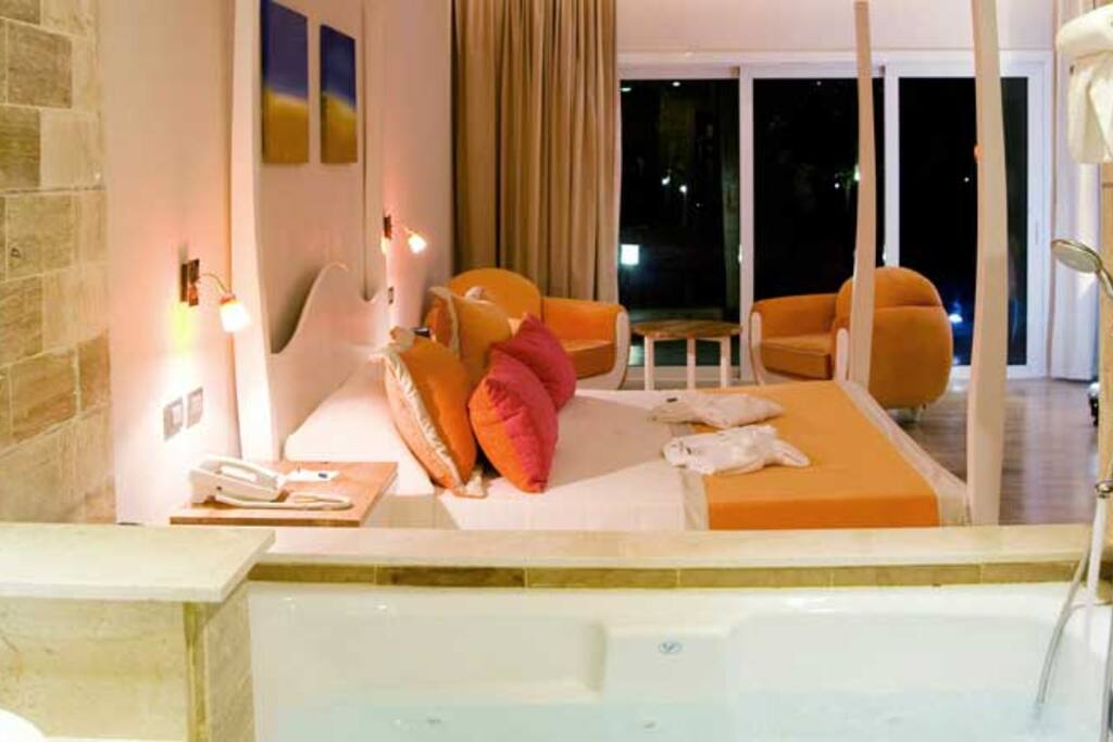 Jacuzzi and room
