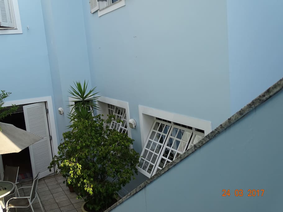 Entrada independente da suite.