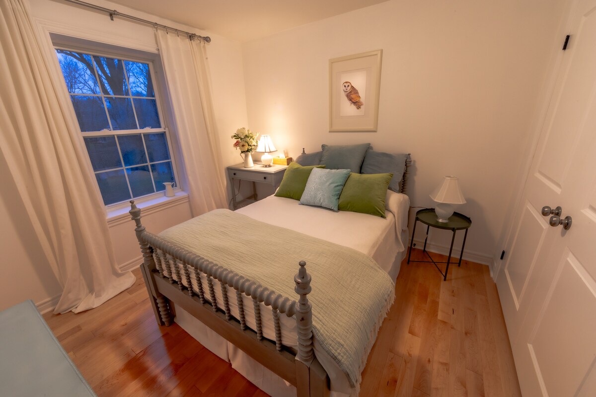 Lit double donnant sur la rivière