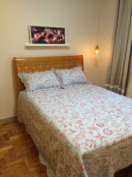 Roupa de cama disponível.
