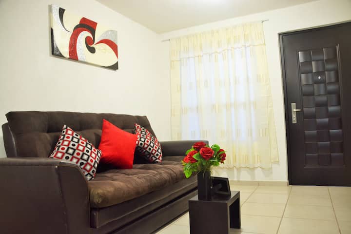Relaxed Up-hill Gated Community, Complete House - Aeropuerto de Guadalajara Miguel Hidalgo y Costilla (GDL)