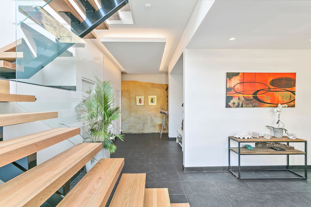 Entrance - with Lift