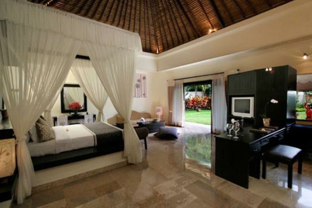 ONE BEDROOM POOL VILLA