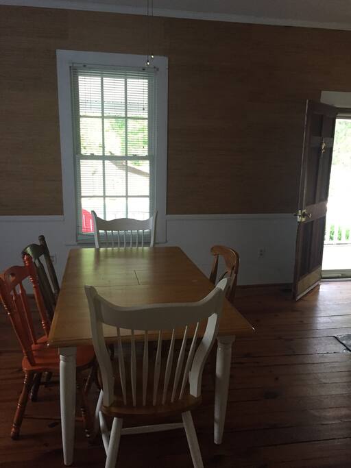 Dining room, seats 6
