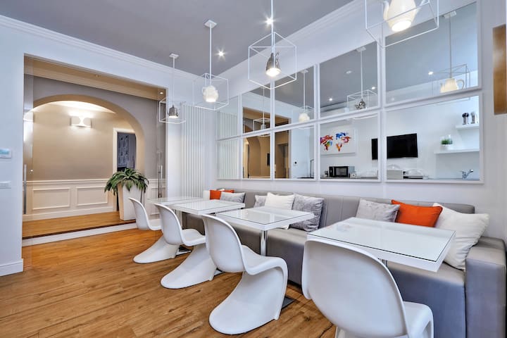 Big Guest House Vatican Apartment in Saint Peter gallery image 3