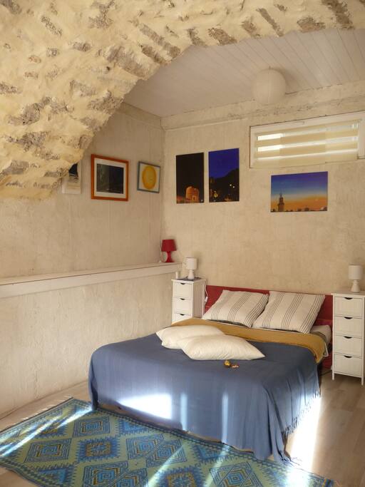 Au pied du Colombier, la chambre Corto, lumineuse et fraîche