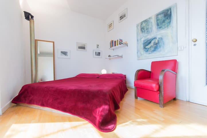 Central room, Terrace, View, Private Bath, AC