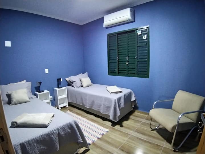 卧室3.
可容纳一对夫妇或两张单人床。