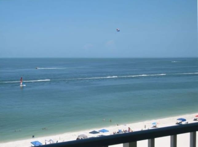 Apollo 9th floor - Pvt. Balcony **Majestic Views**