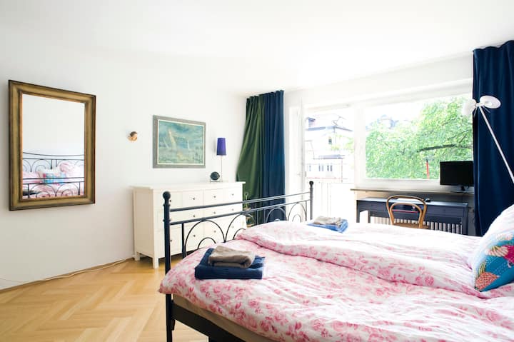 Great Apartment With 2 Balconies - München