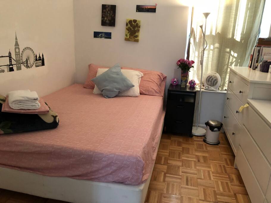 Welcome to my queen’s room;) bigger nicer quieter...