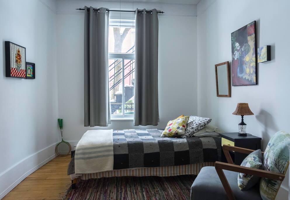 Chambre privée avec lit simple