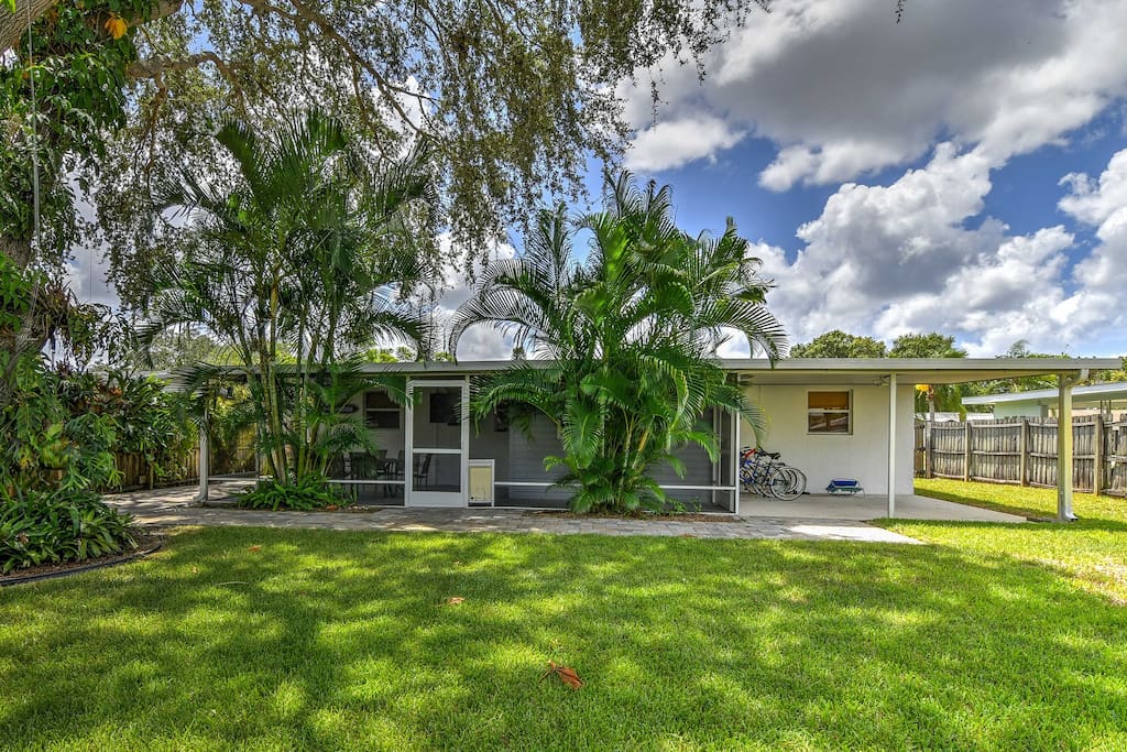 Up to 6 guests can enjoy the Sunshine State from this pristine getaway home!