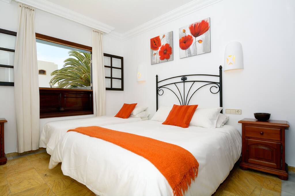 Ground floor double bedroom.