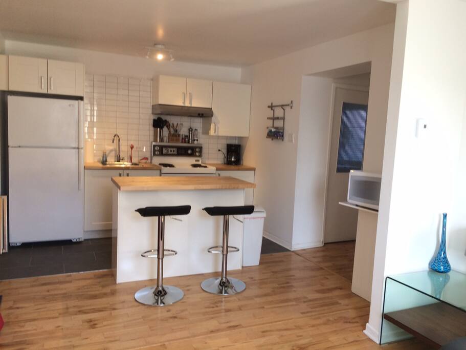 Cuisine avec îlot / Kitchen with island