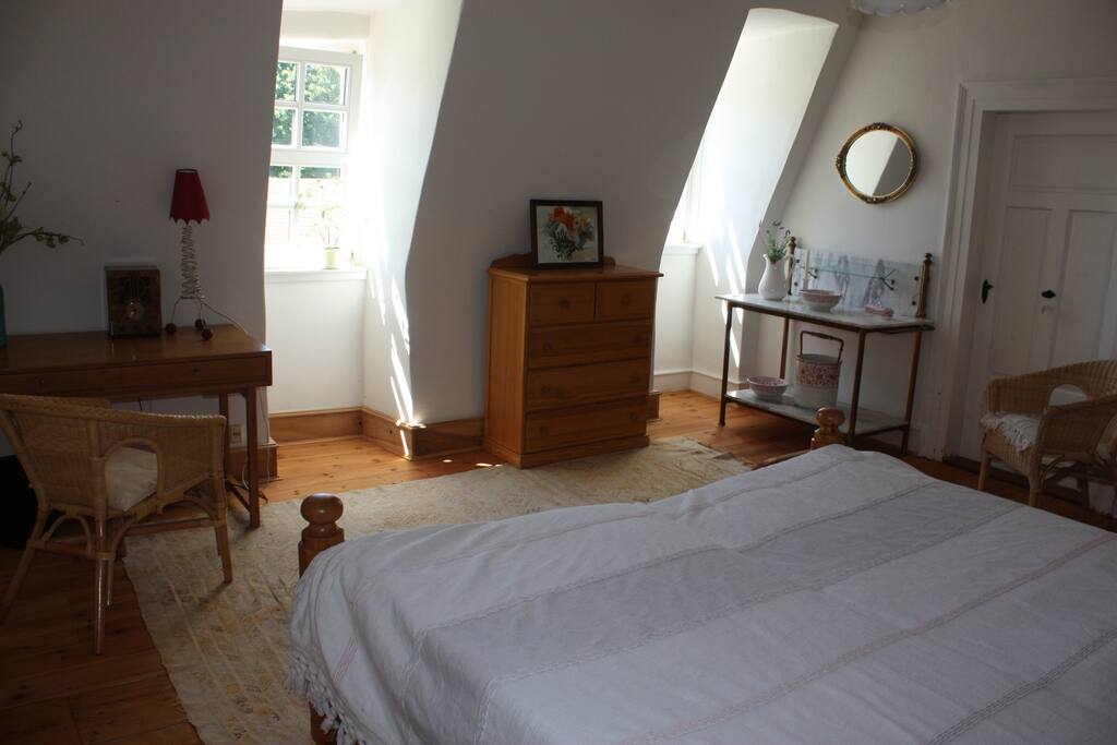 Schlafzimmer 1