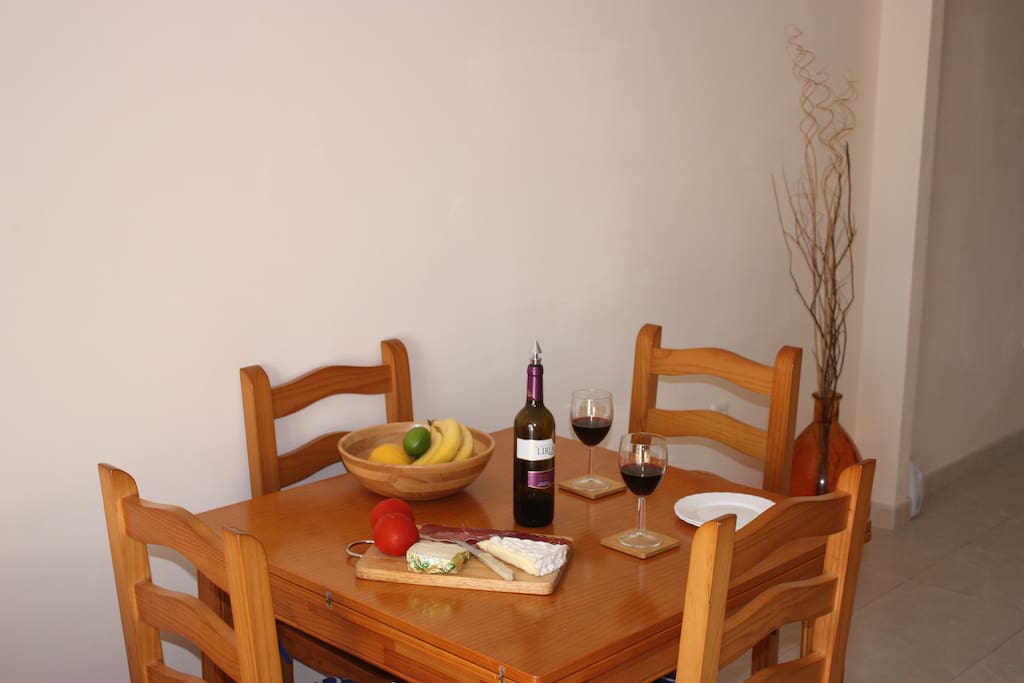 indoor dining - expands upto seat 8