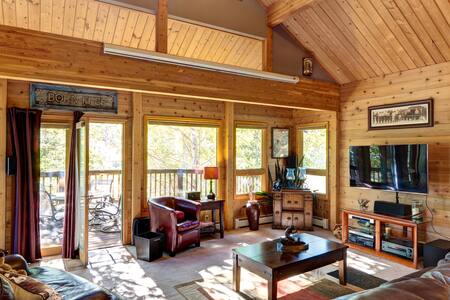 Vail-King bed bath, convenient location, busline