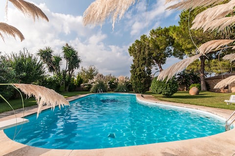 Top performing Airbnb: EXCLUSIVE MANOR HOUSE - 16 GUESTS in Inca