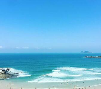 Quarto ótima localização na  Pitangueiras