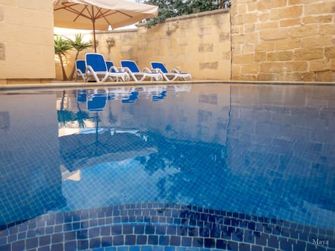 Sunny Villa with pool