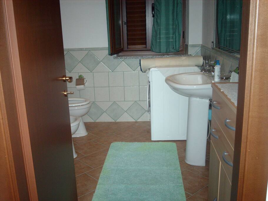 bagno completo di lavatrice
