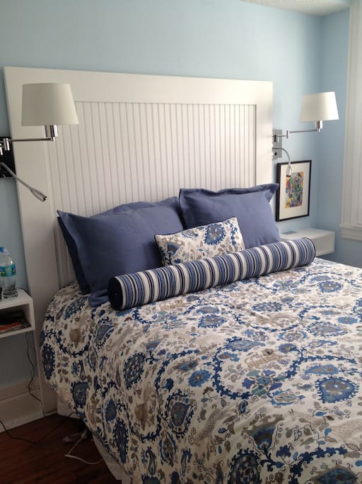 Queen bed