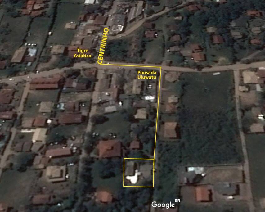 Há 1.000 m das praias Rosa Norte e Rosa Sul • Há exatos 200 m do centrinho do Rosa