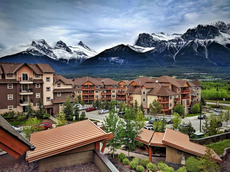 Mountain view, 2 Bedroom Condo Condominiums for Rent in Canmore