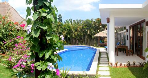 Villa Senang Senggigi / Secluded 4 Bedroom Villa