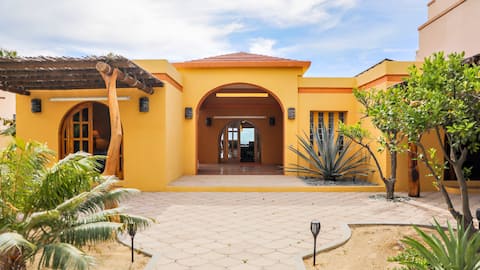 Successful Airbnb property: Walk to Everything! Beachfront Home in Downtown LB in La Paz