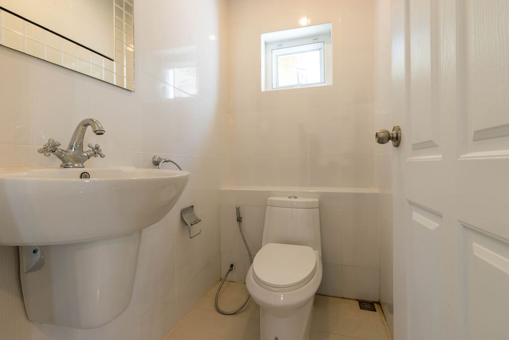 Bedrooms are en-suite with 1 guest toilet by kitchen.