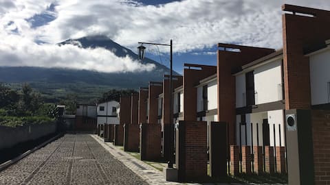 Your own  townhouse mins. from Antigua Guatemala