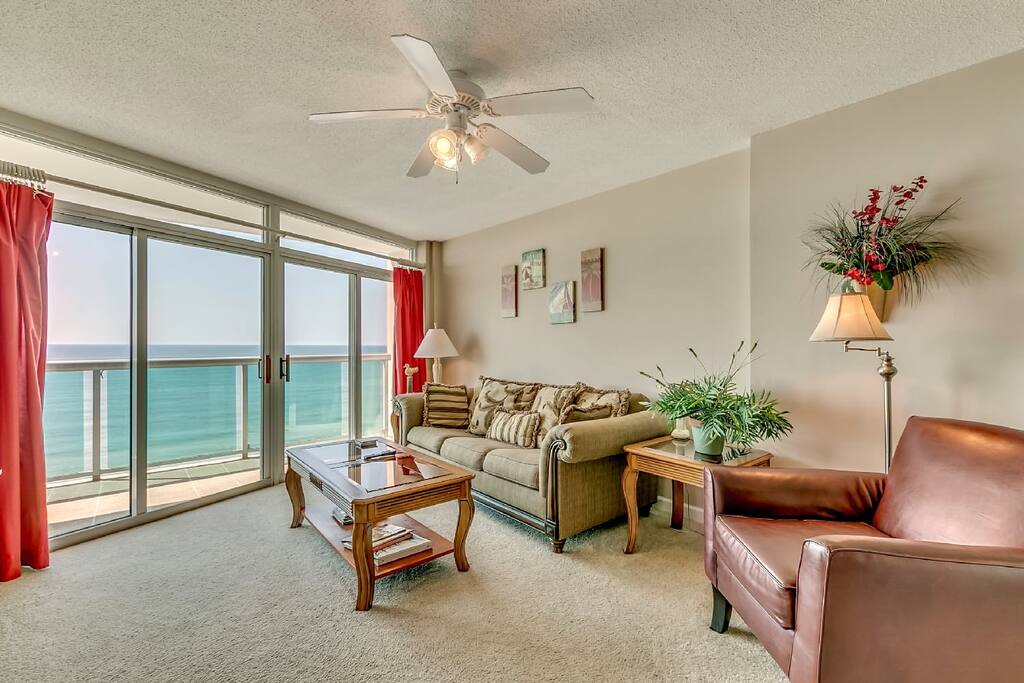 Indoors,Room,Chair,Furniture,Couch
