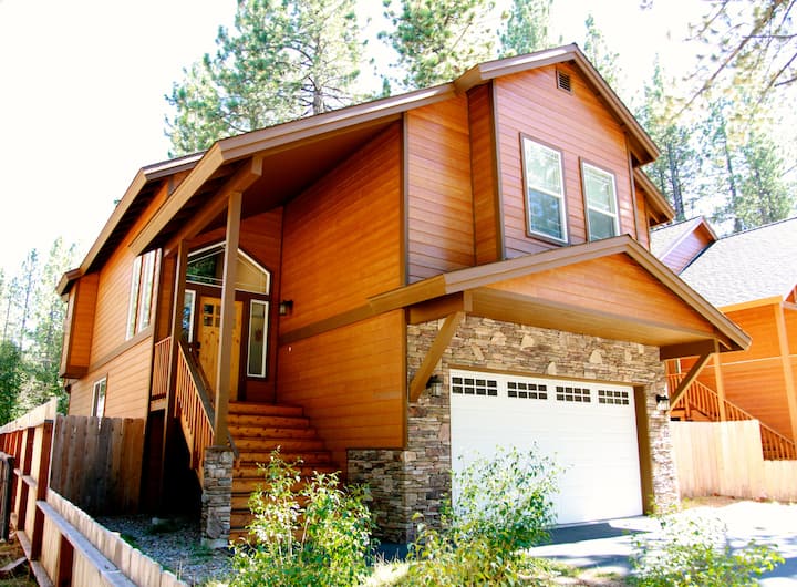 Cozy In Heart Of South Tahoe: Minimum 30day Rental - South Lake Tahoe, CA