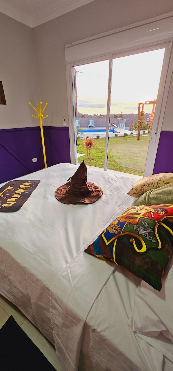 Dormitorio 02 - The Warlock (cama matrimonial + bicama)