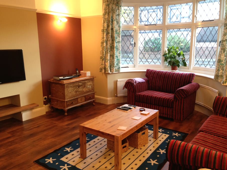 Living room with Sky TV, Netflix and Amazon Prime
