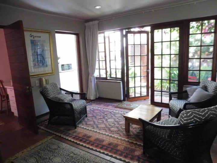 舒适的帕克赫斯特小屋（ cosy parkhur - 兰德堡的客房 出租, 豪登省(gauteng)