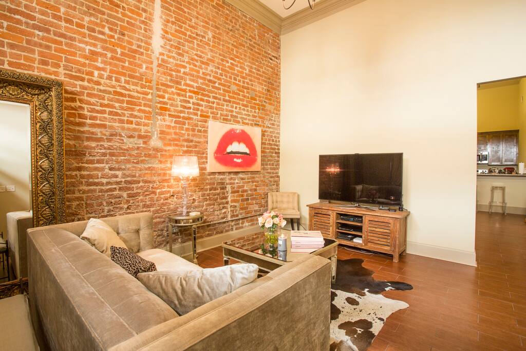 Beautiful, Spacious Downtown Apt. Apartments for Rent in New Orleans