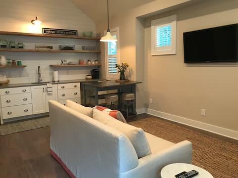 Top Airbnb: Charming Cottage House in Historic Raleigh in Historic Glenwood Brooklyn