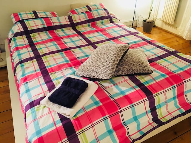 Chambre cosy, grande et lumineuse *****