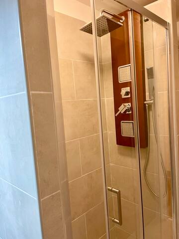 Apartment for 8 person, 10 minutes to Vaticano gallery image 3