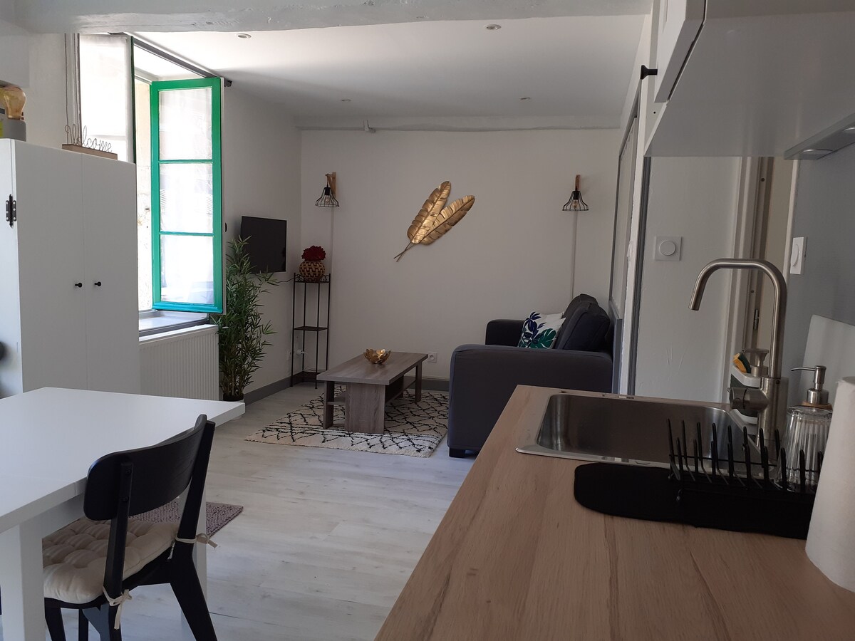 Annonce Airbnb populaire: Former Post Office – Reserved Parking à Côte D'or