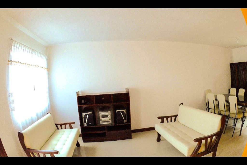 Living con muebles y Musica ...!