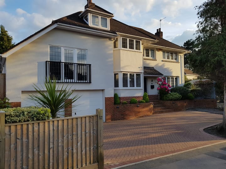 Immaculate Coastal Home close to Sandbanks beach Houses for Rent in