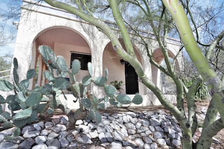 Peaceful, newly remodeled Casita | dog friendly