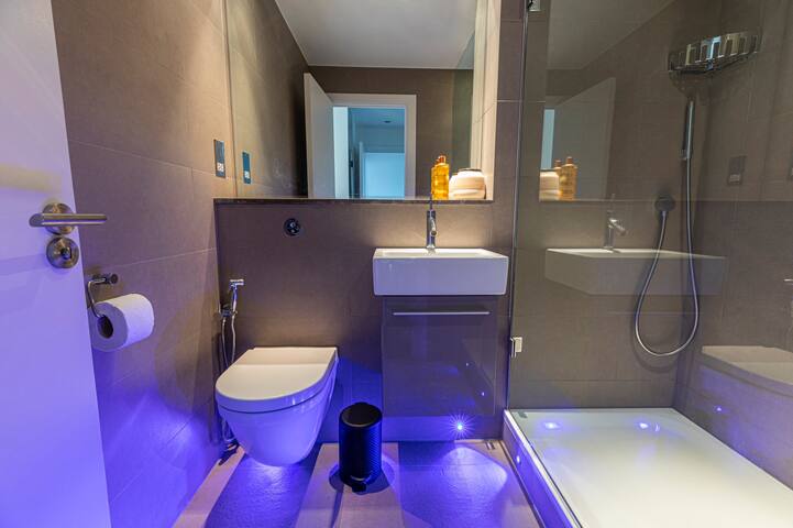 Stunning 2 bed in Central London / St Johns wood gallery image 5